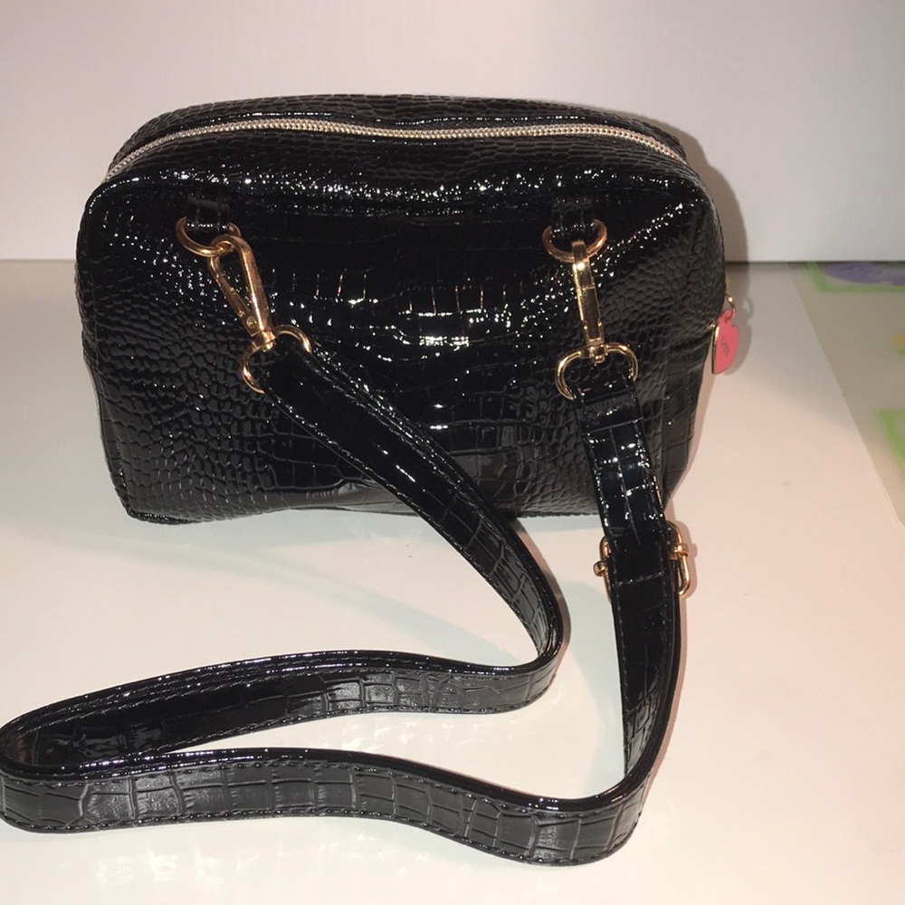 Ipsy croc makeup bag new